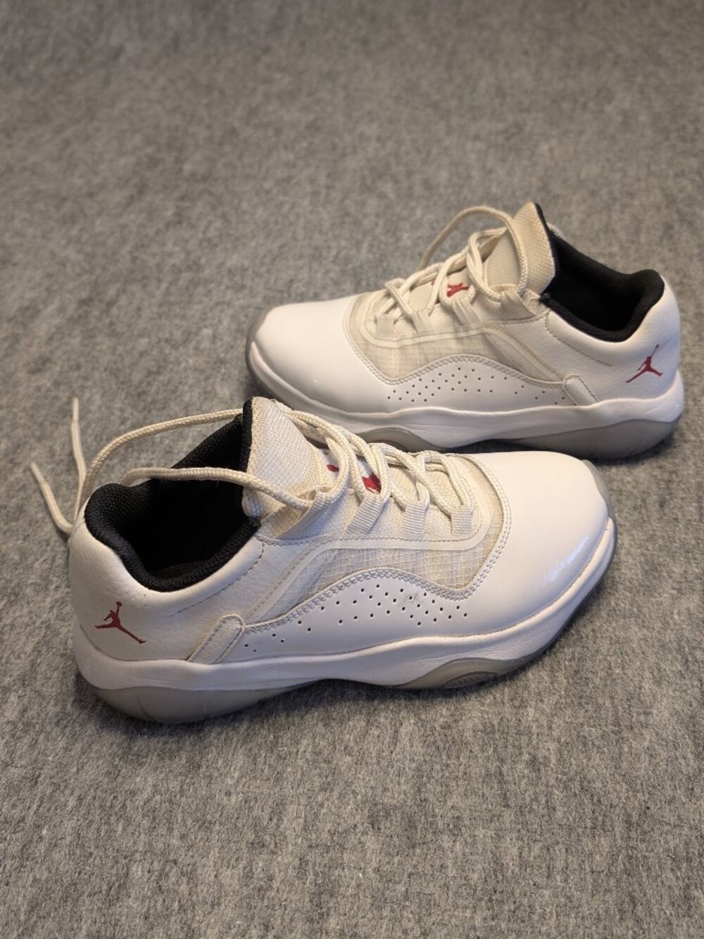 Air Jordan 11 CMFT Sneakers Youth Size 6Y Low (GS) White CZ0907-162